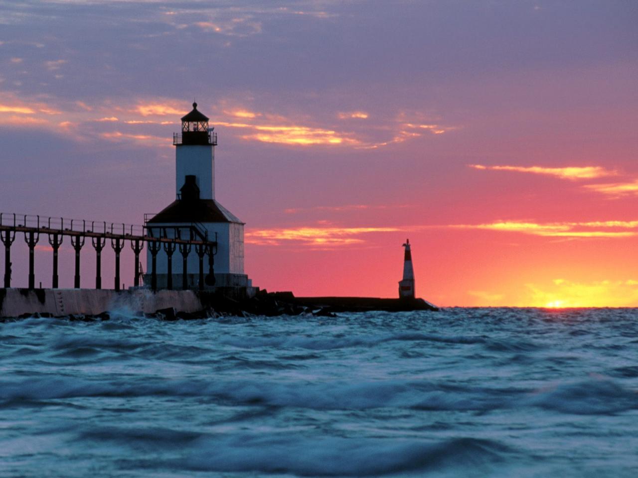 обои Michigan City East Pier Lighthouse,   Michigan City,   Indiana фото