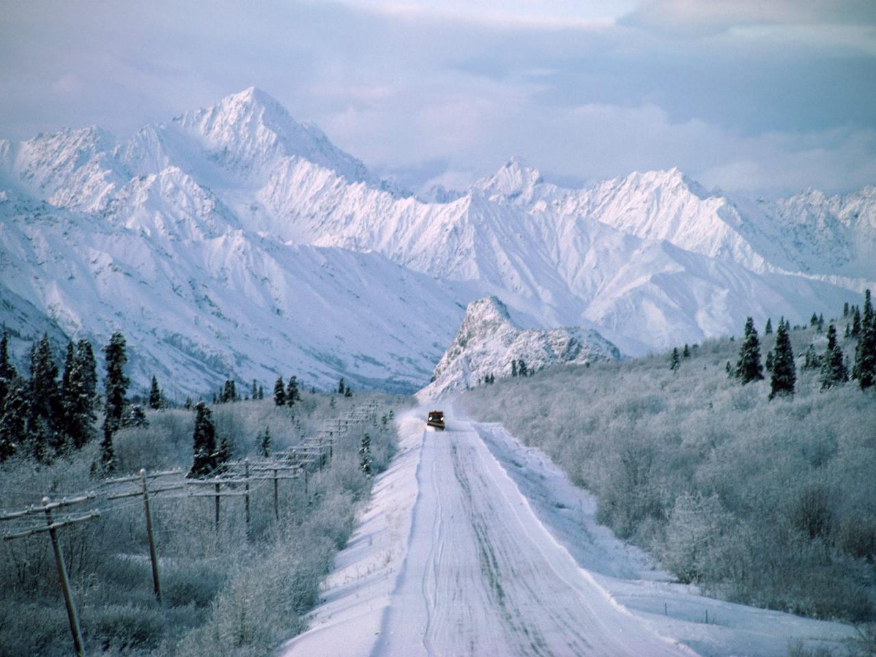 обои Plowing the Way,   Alaska фото
