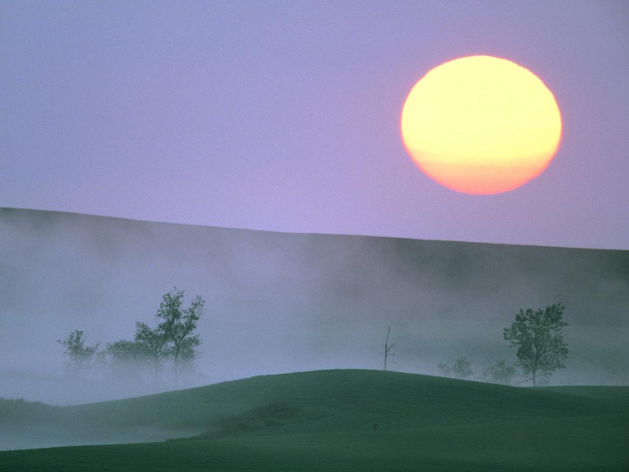 обои Misty Sunrise,   North Dakota фото