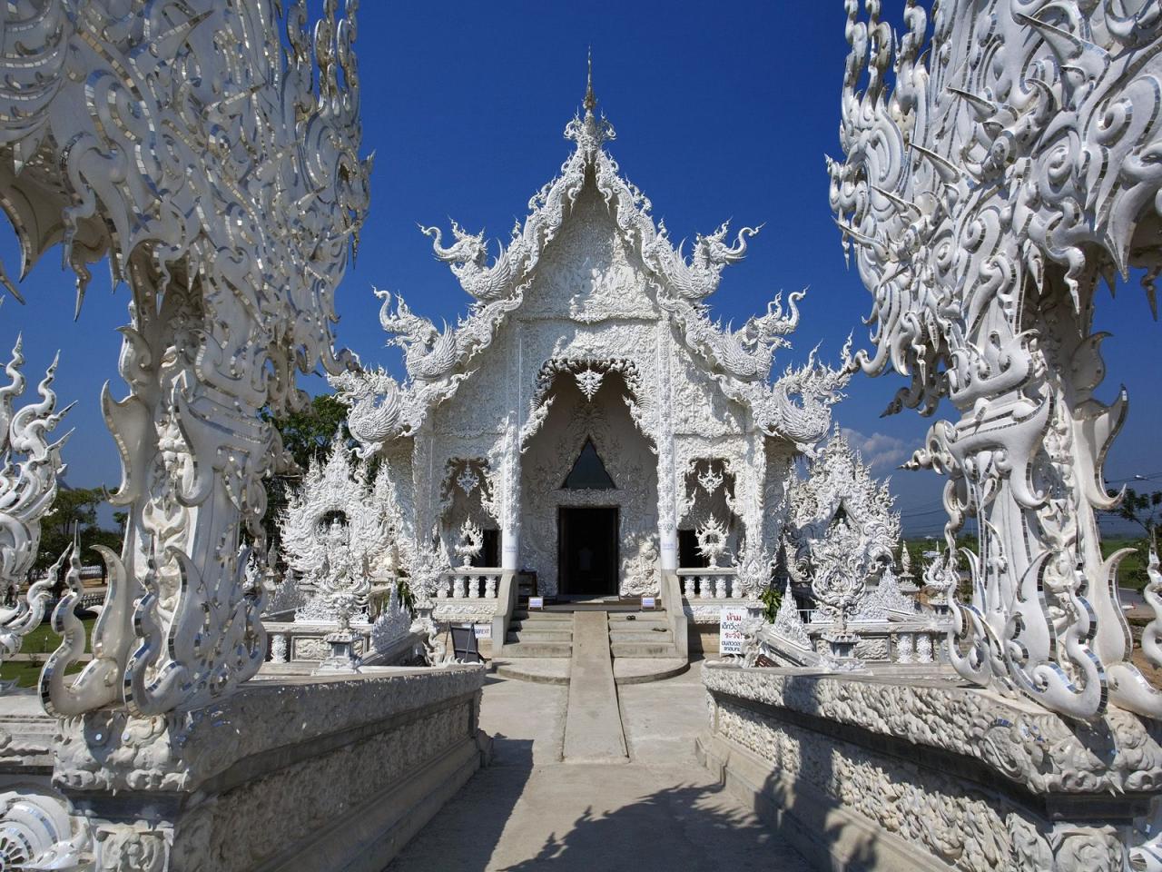 обои Wat Rong Khun Temple,   Chiang Rai Province,   Thailand фото