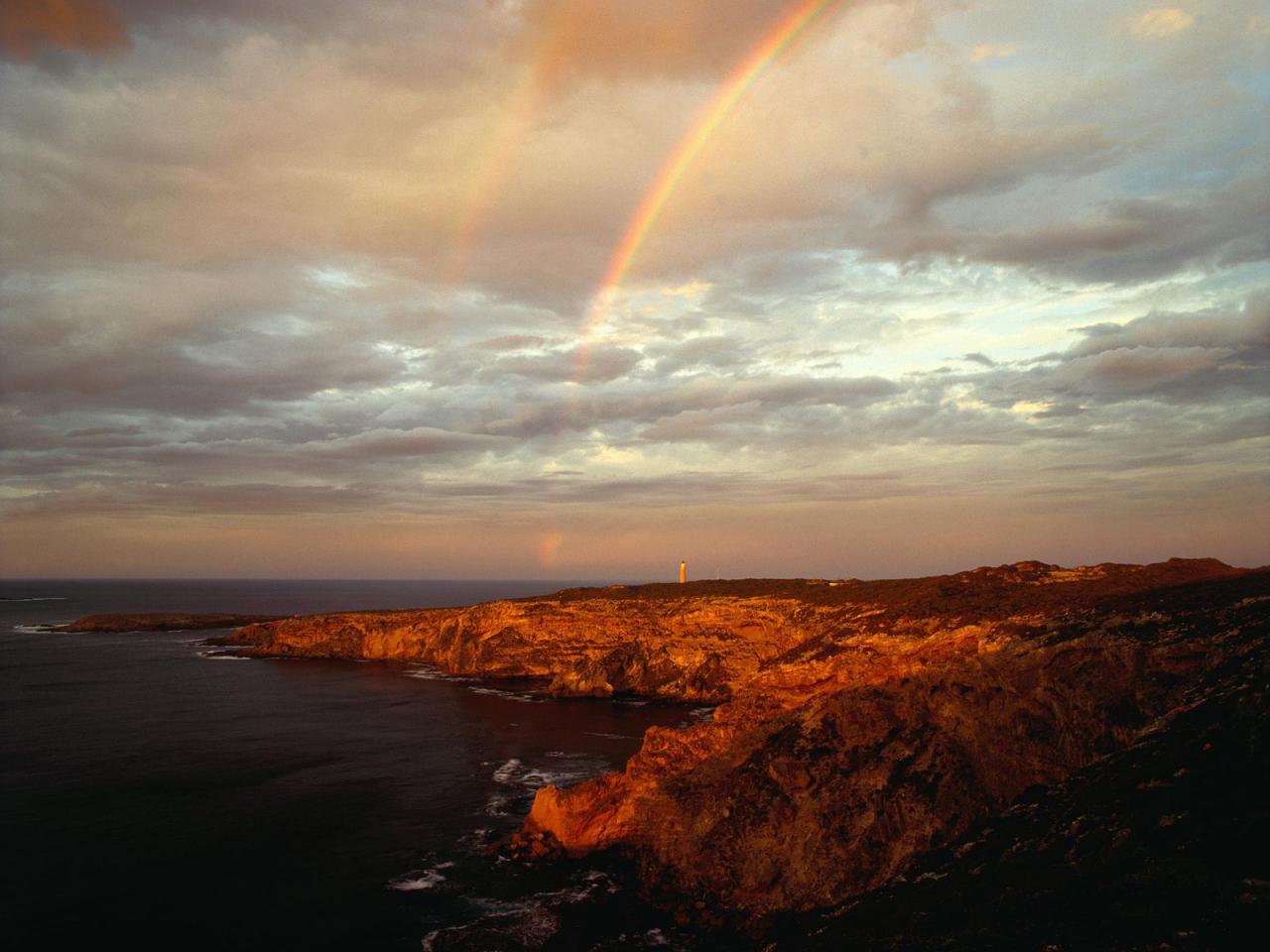 обои Rainbows at Sunset Over Cape du Couedic,   Flinders Chase National Park,   Kangaroo Island,   Australia фото