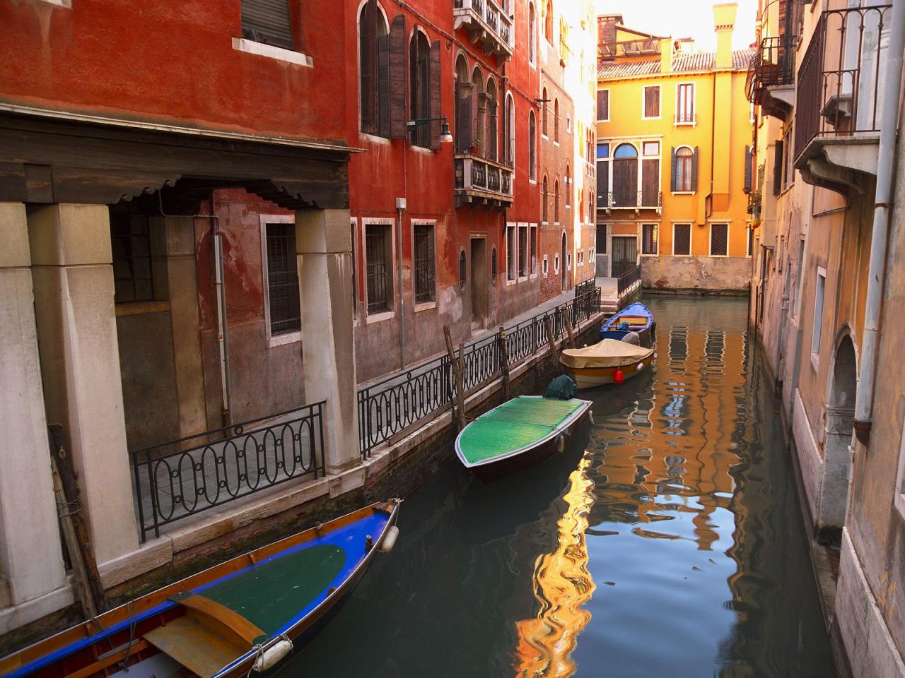 обои Colors of Venice,   Italy фото