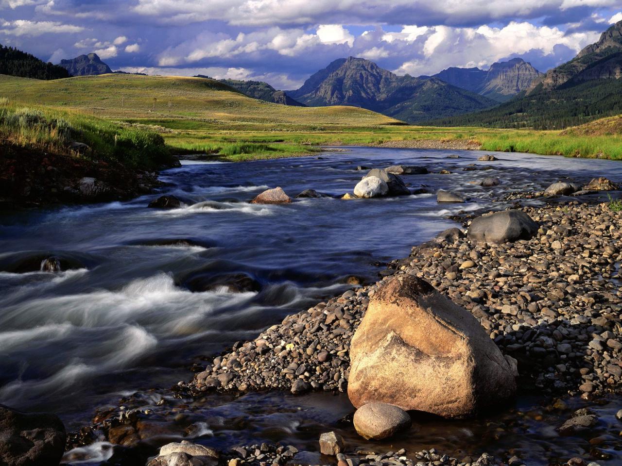 обои Evening Light on Soda Butte Creek,   Lamar Valley,   Yellowstone National Park,   Wyoming фото