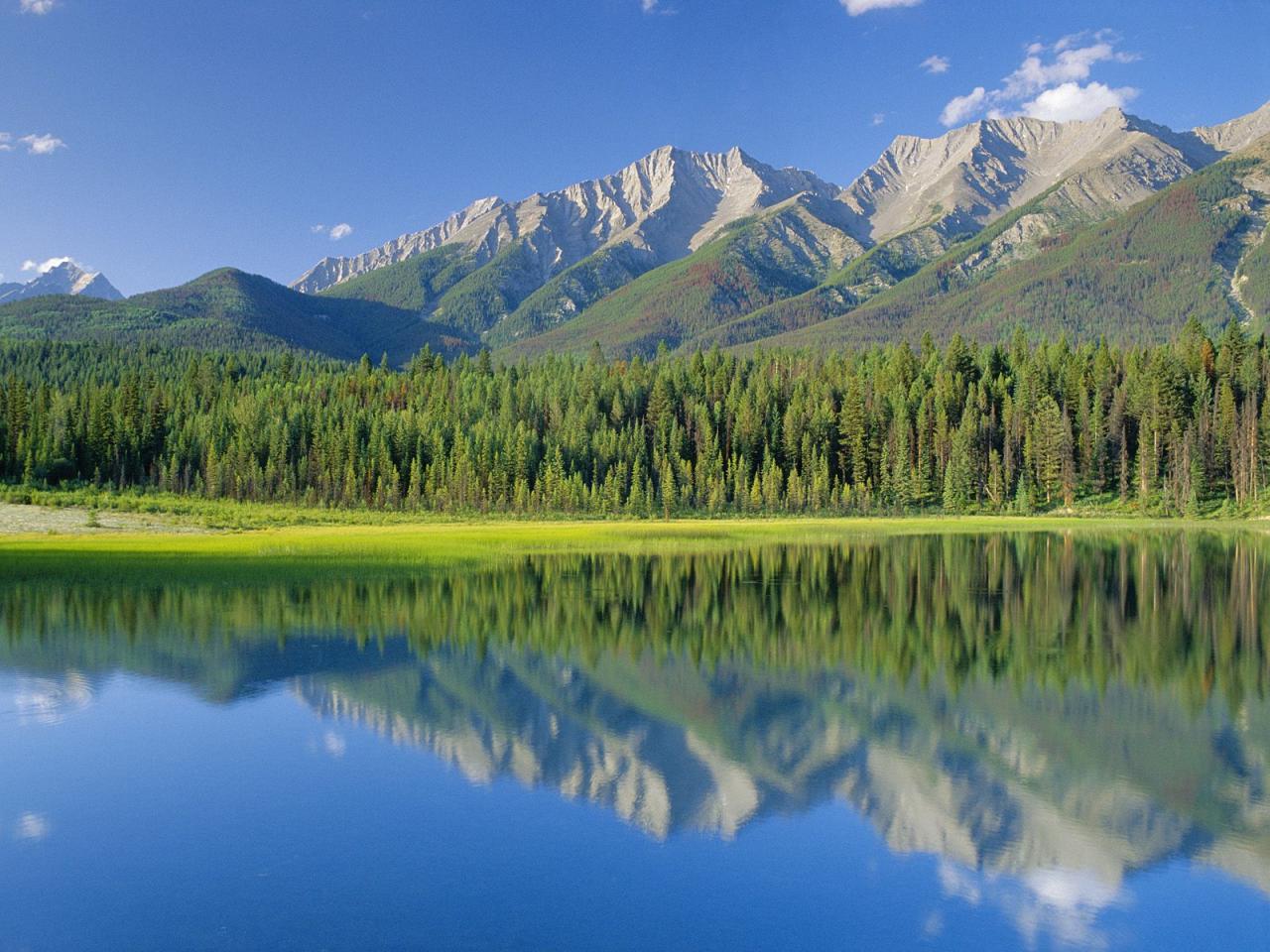 обои Dog Lake,   Kootenay National Park,   British Columbia,   Canada фото