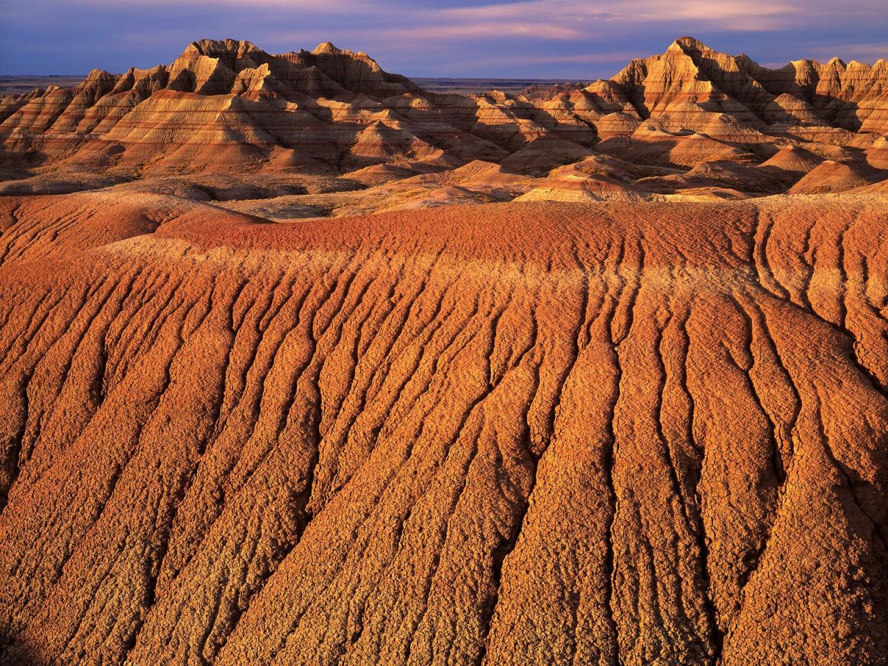 обои Morning Light on Eroded Formations,   Badlands National Park,   South Dakota фото