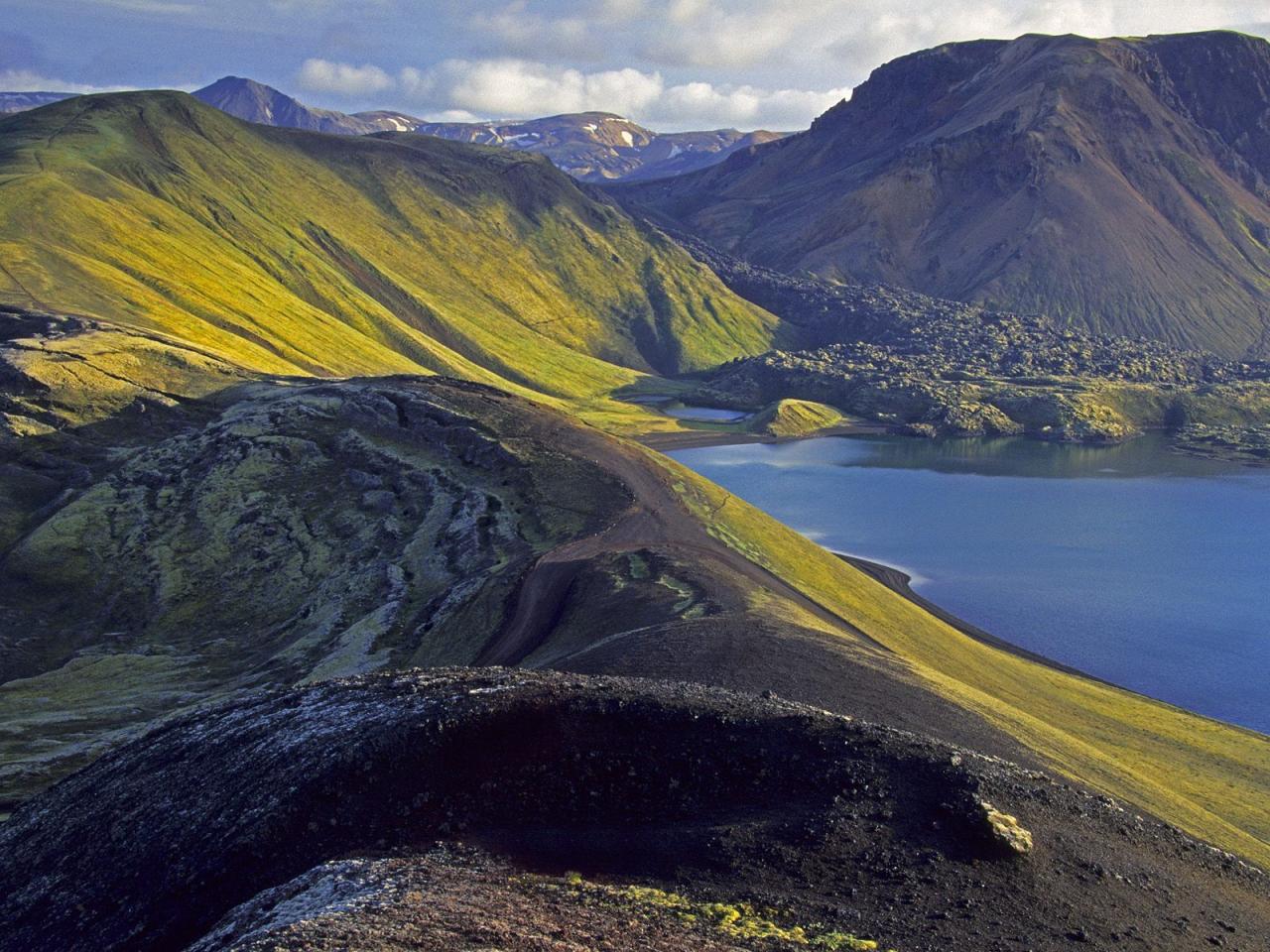 обои Lake Frostastadavatn,   Near Landmannalaugar,   South-Highland,   Iceland фото