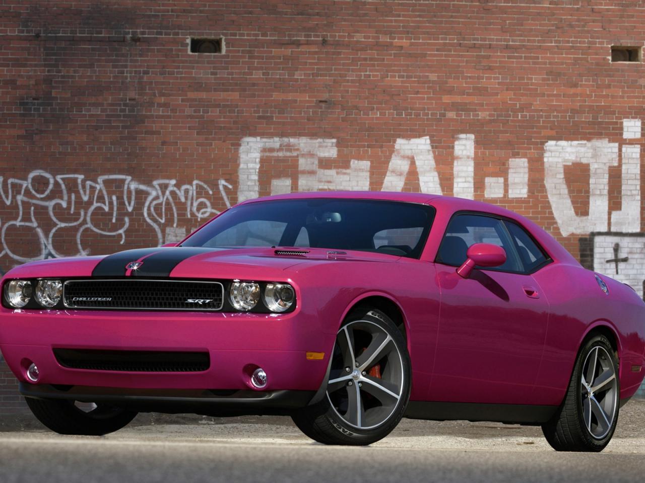 обои Розовый Dodge Challenger RT Classic Furious Fuchsia фото