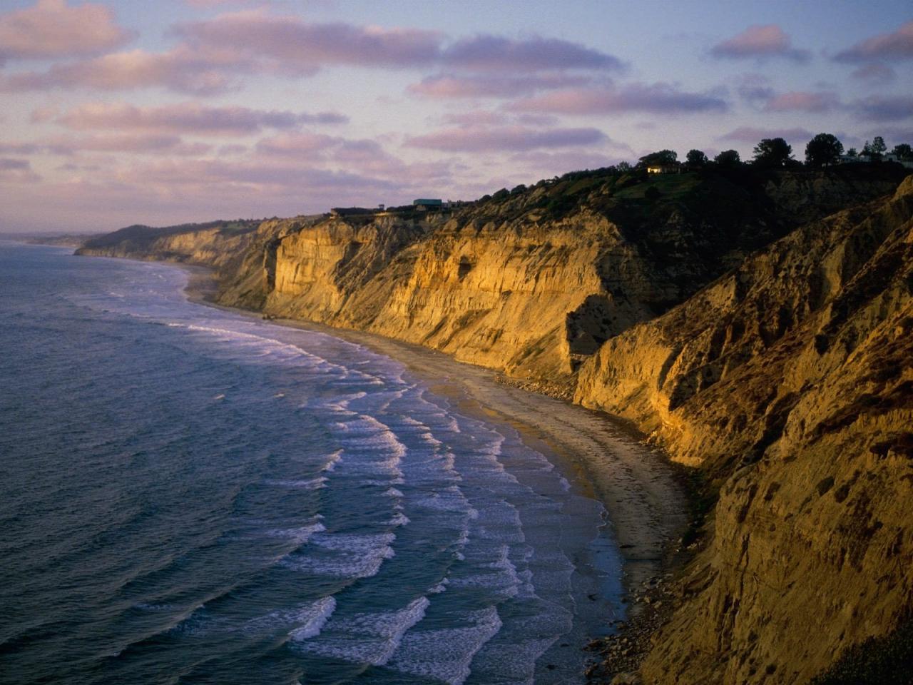 обои Скалистый пляж фото