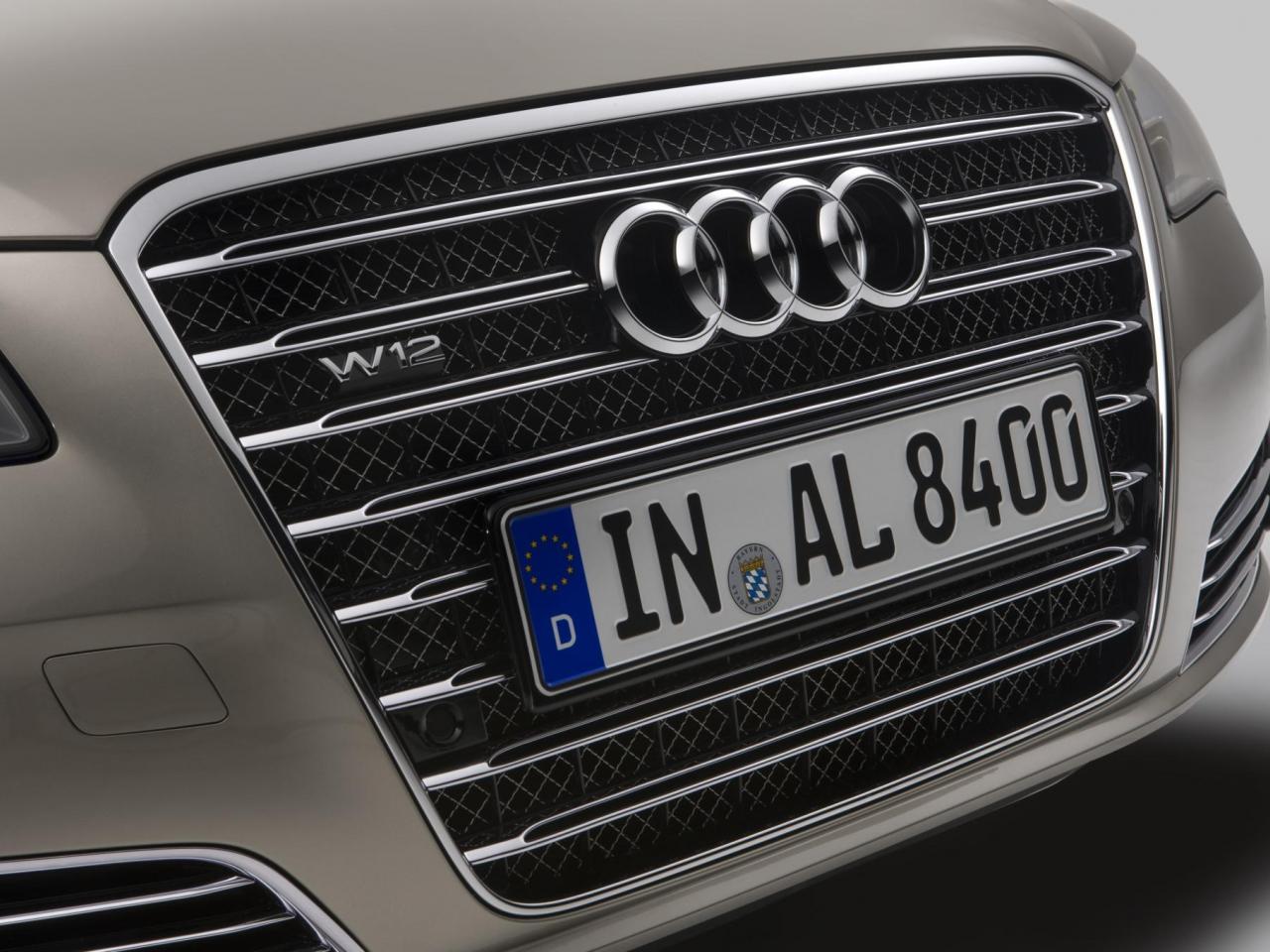 обои 2011 Audi A8 мотор фото