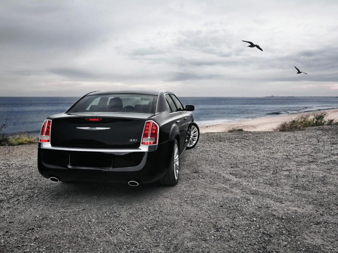 обои 2011 Chrysler 300 пляж фото