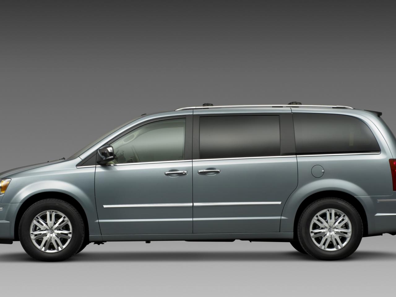 обои 2011 Chrysler Town-Country студия фото