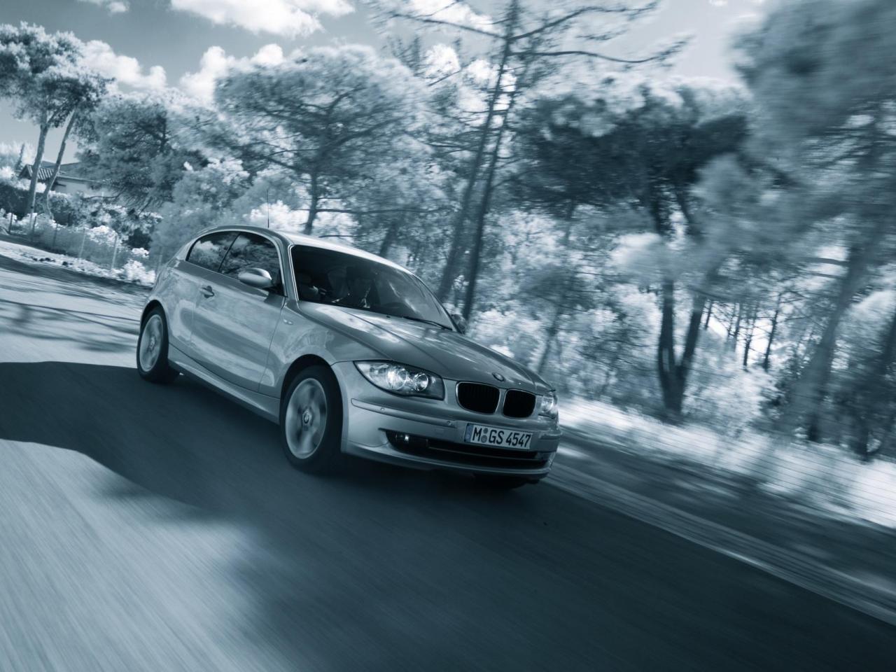 обои 2011 BMW 1-Series серовато фото