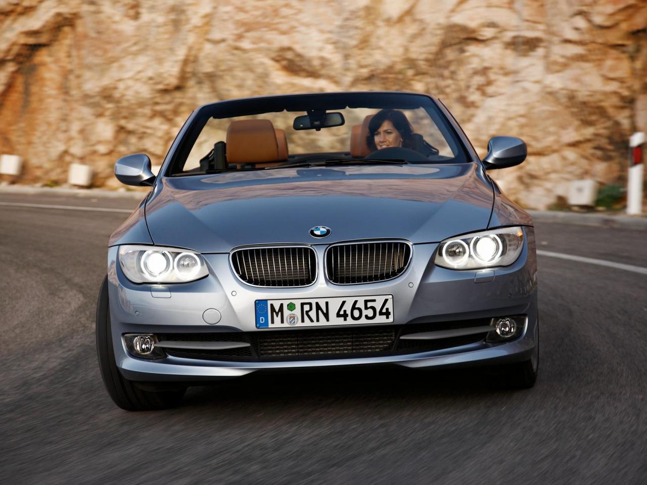 обои 2011 BMW 3 Series спуск фото
