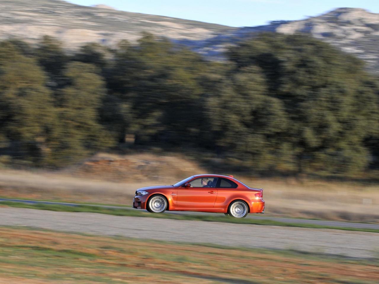 обои 2011 BMW 1 Series M Coupe домой фото