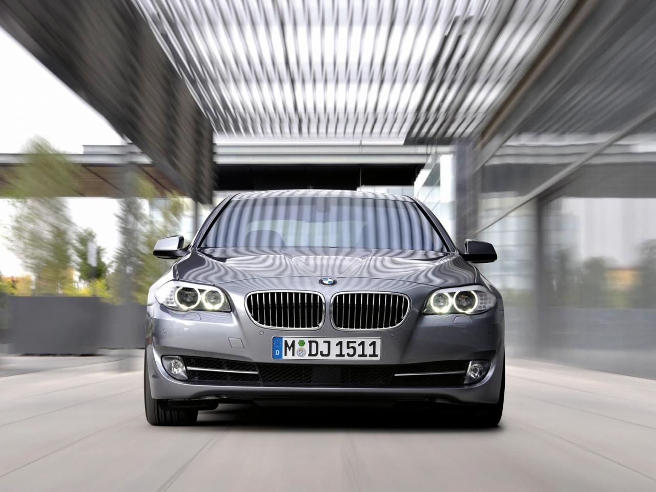 обои 2011 BMW 5 Series будущее фото