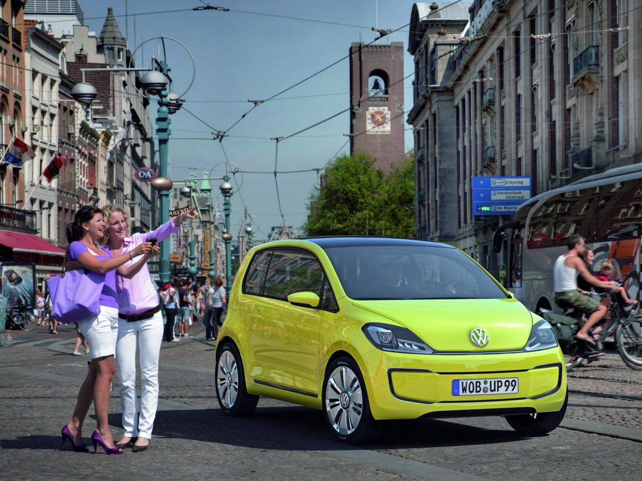 обои 2010 Volkswagen E-Up Concept девушки фото