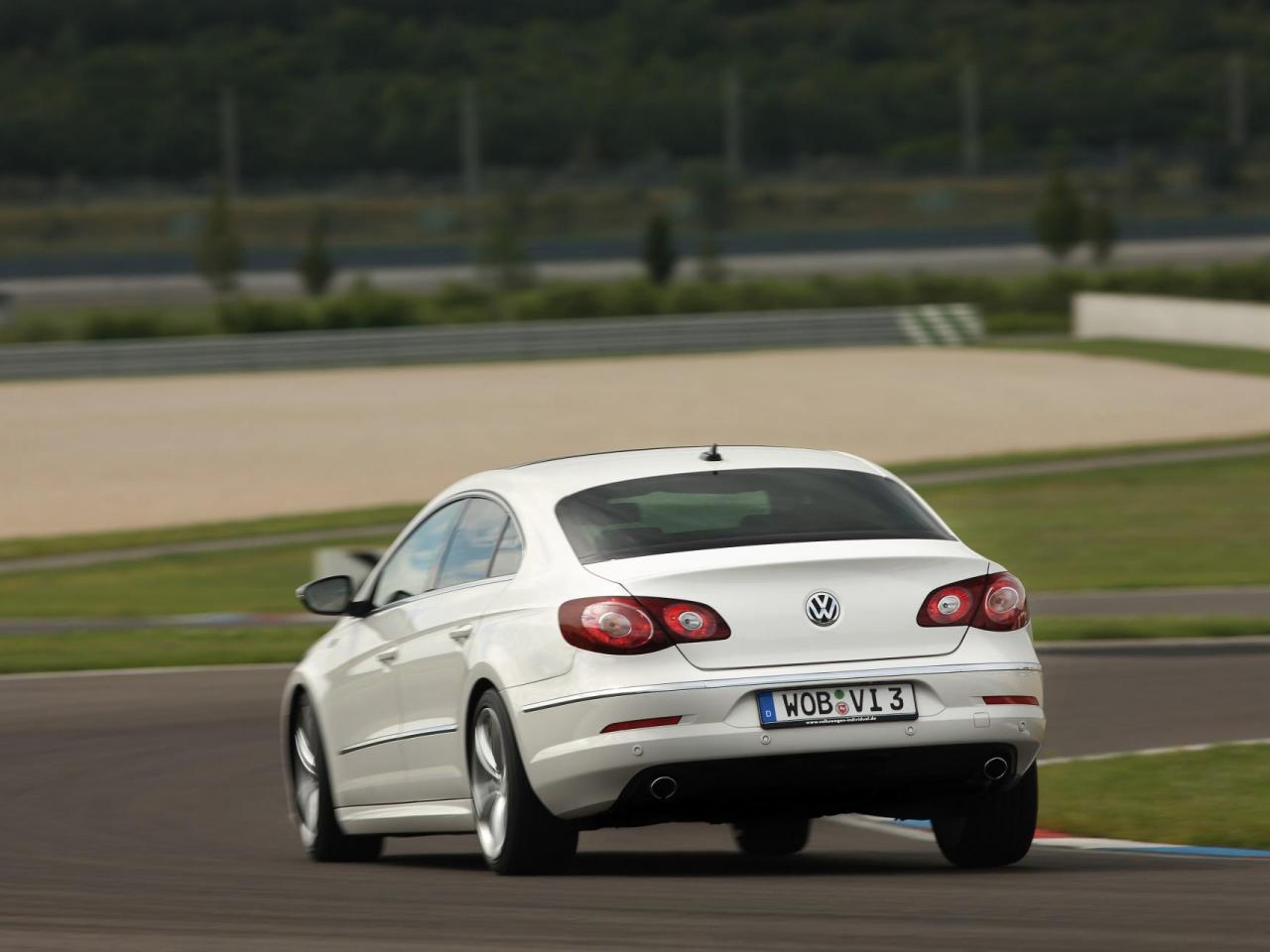 обои 2011 Volkswagen CC спуск фото