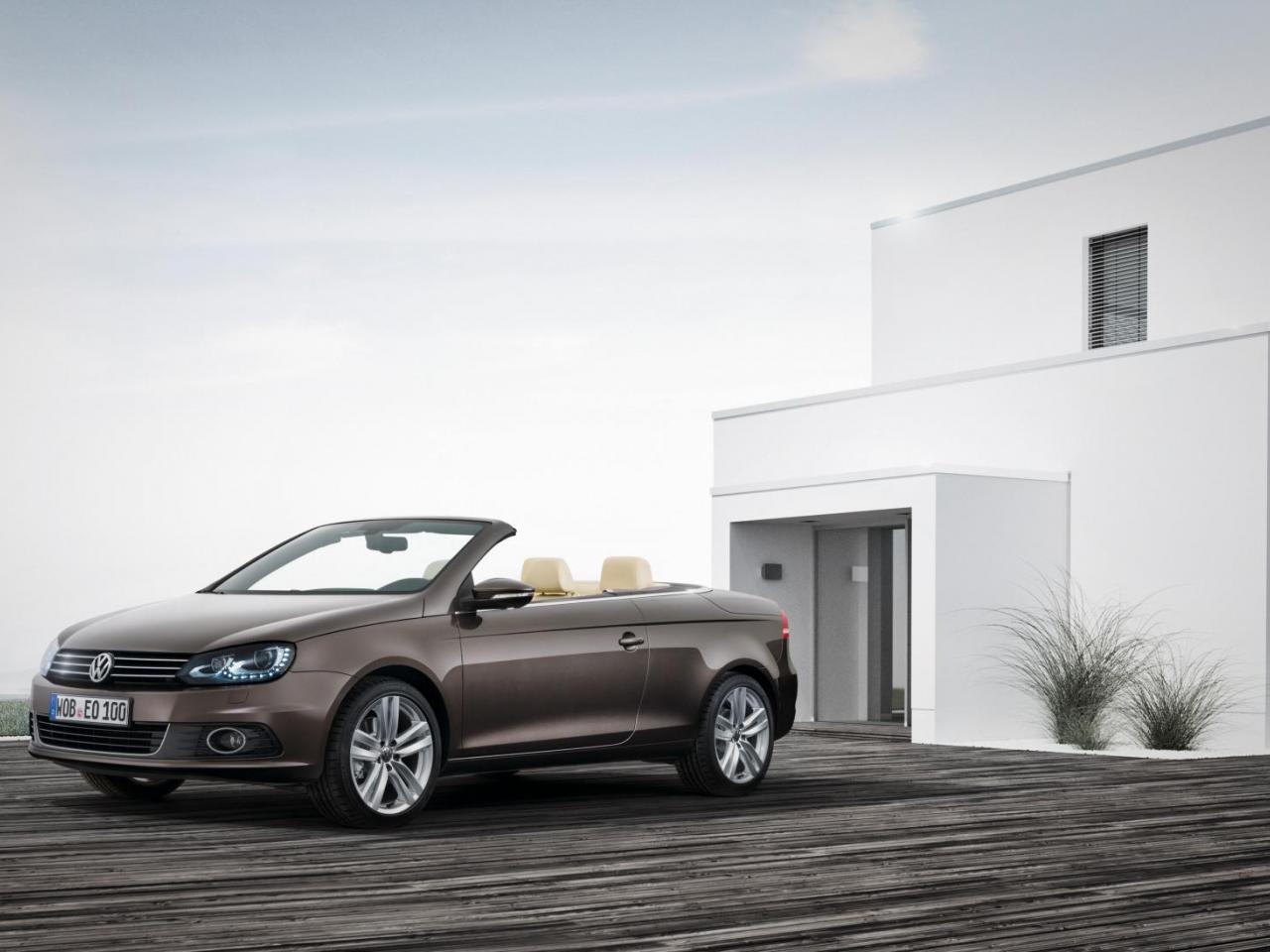 обои 2011 Volkswagen EOS у дома фото