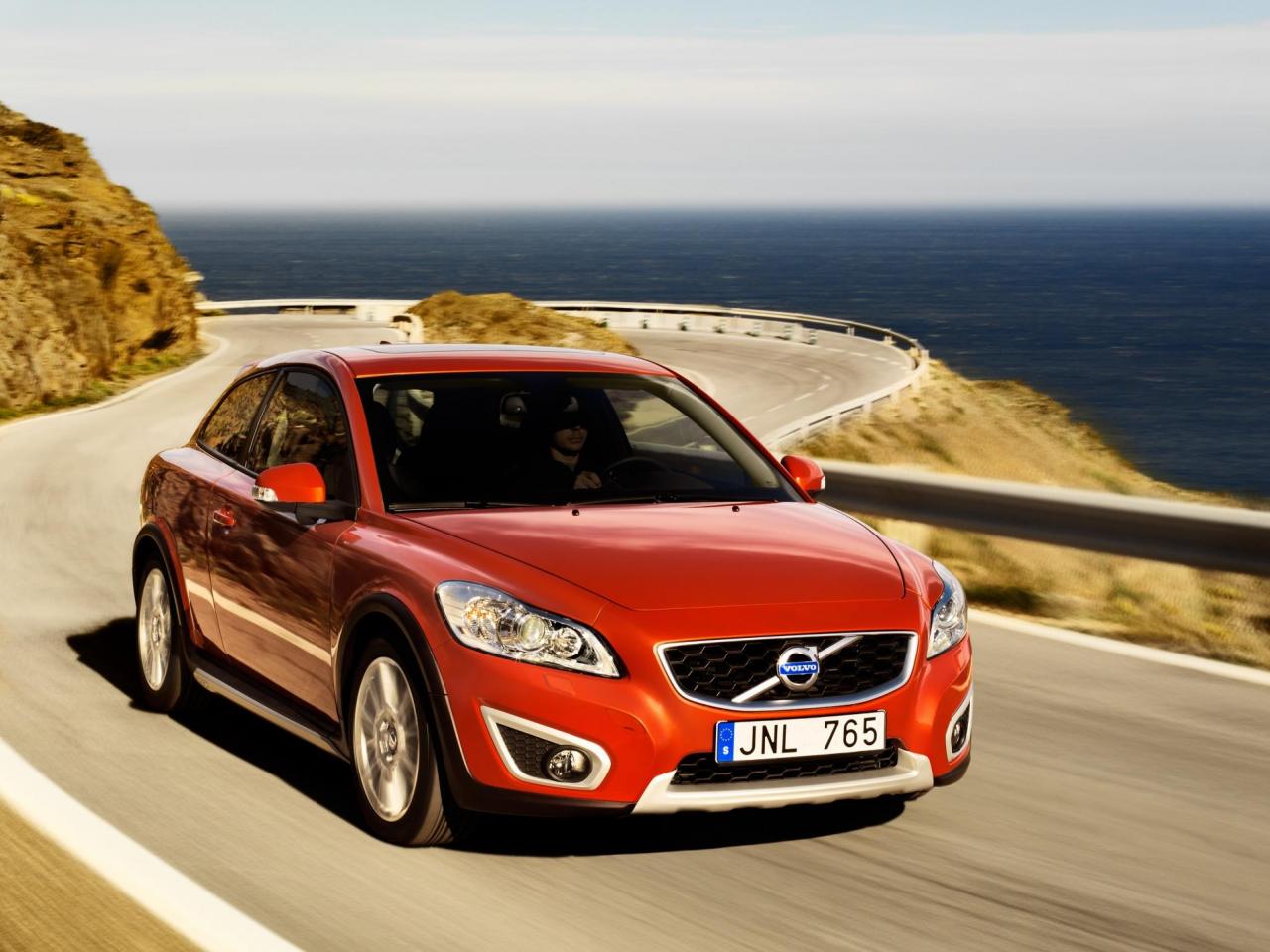 обои 2011 Volvo C30 море фото