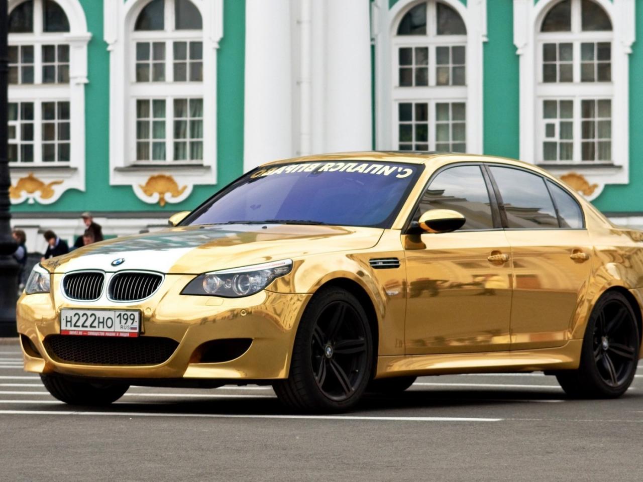 обои BMW M5 золотая фото