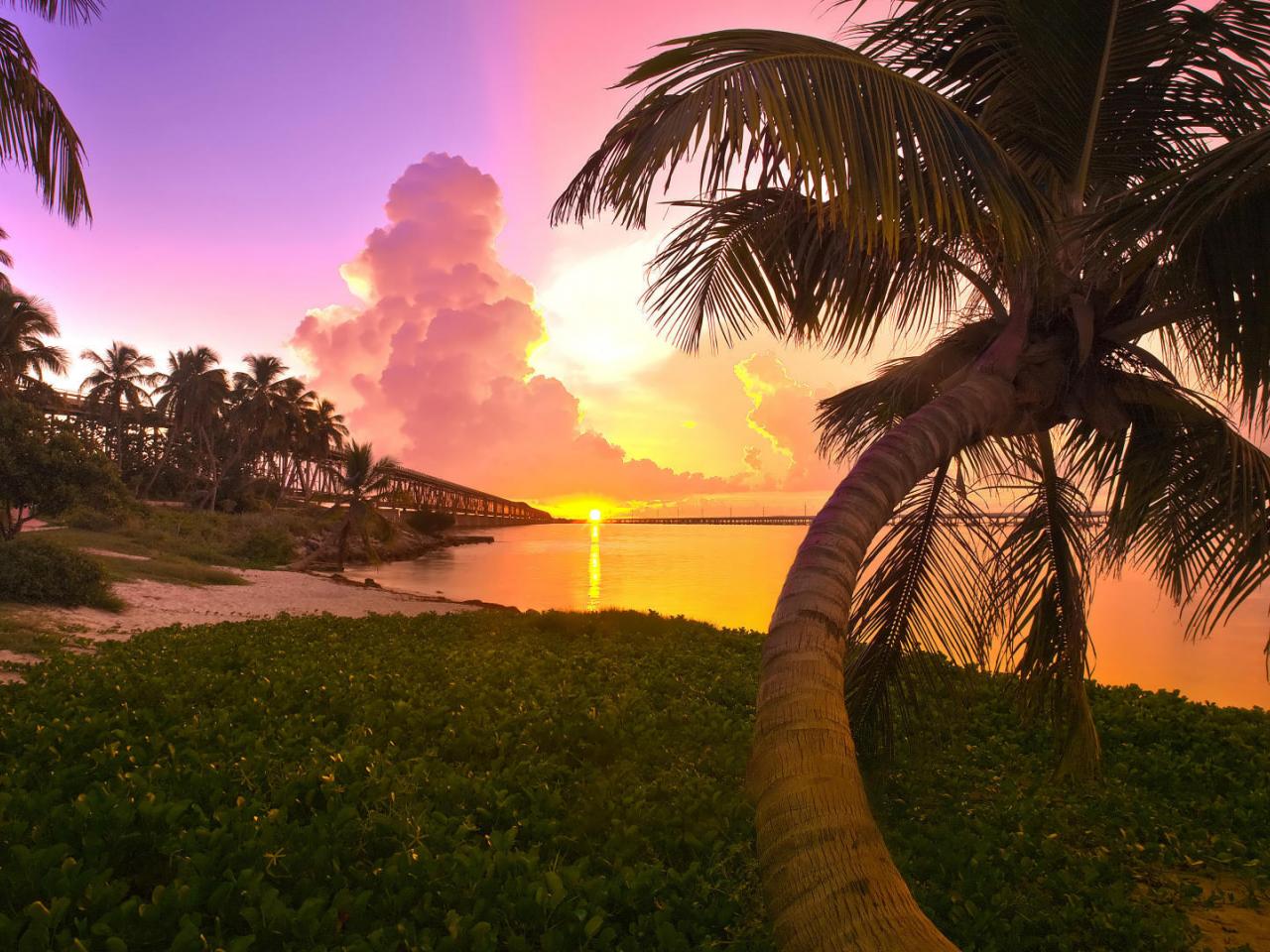 обои Вид на солнце с  острова фото
