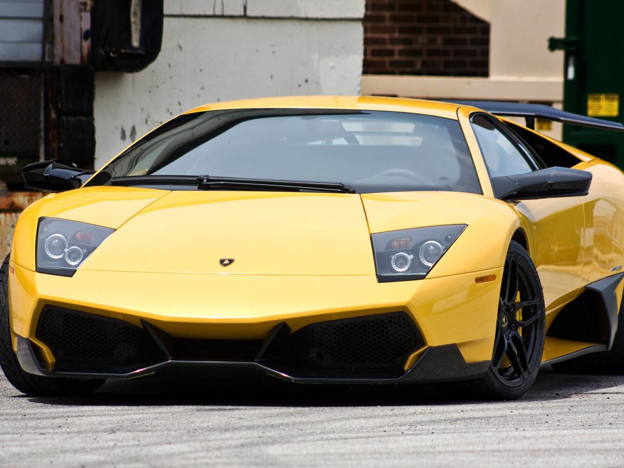 обои Желтая Lamborghini murcielago фото