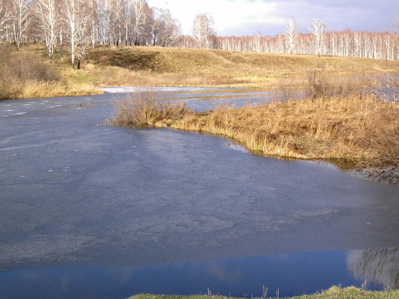 обои Первый лед на реке фото