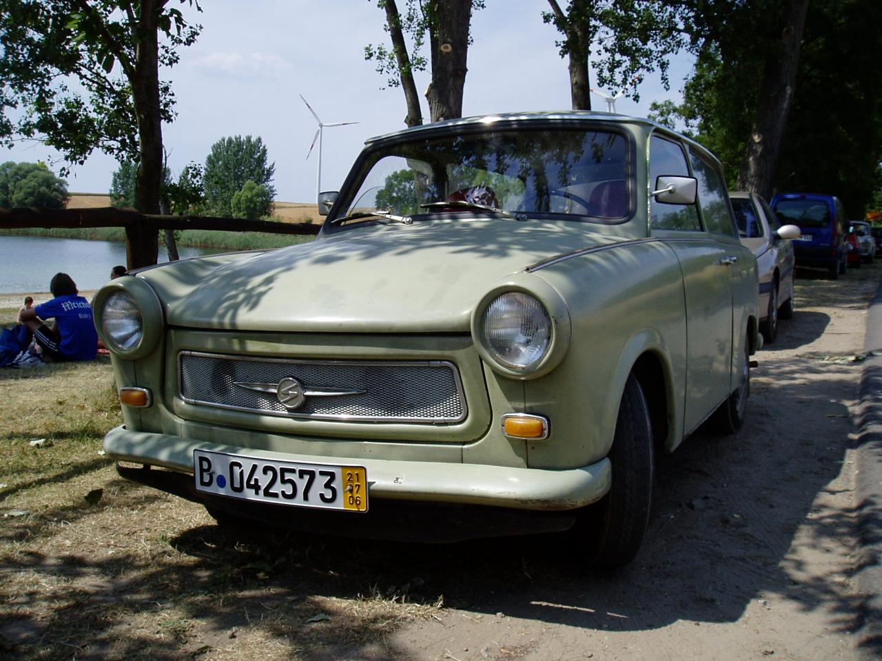 обои Trabant 601 Universal у пляжа фото