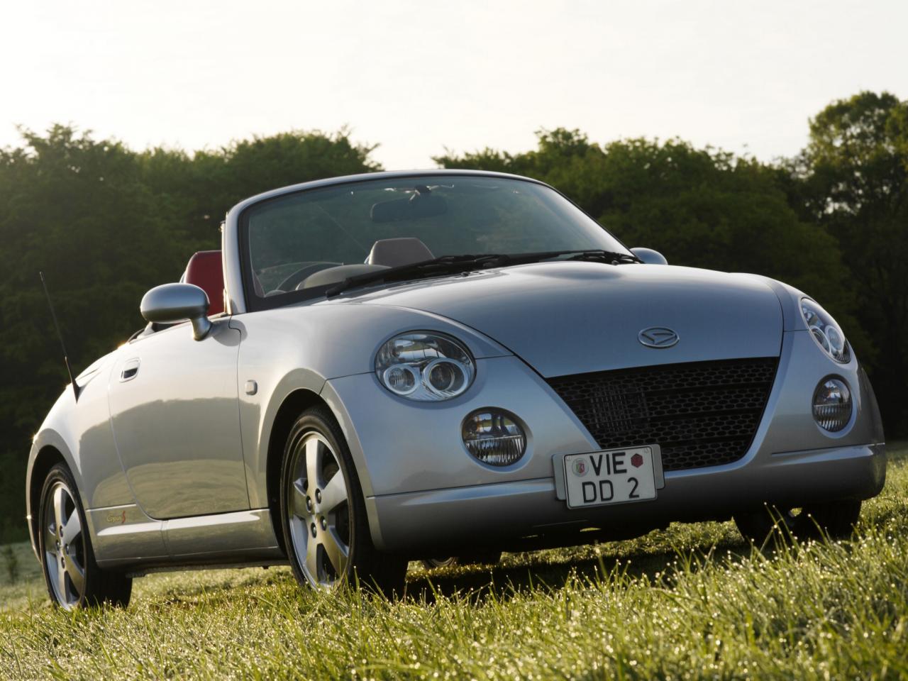 обои Daihatsu Copen S на траве фото