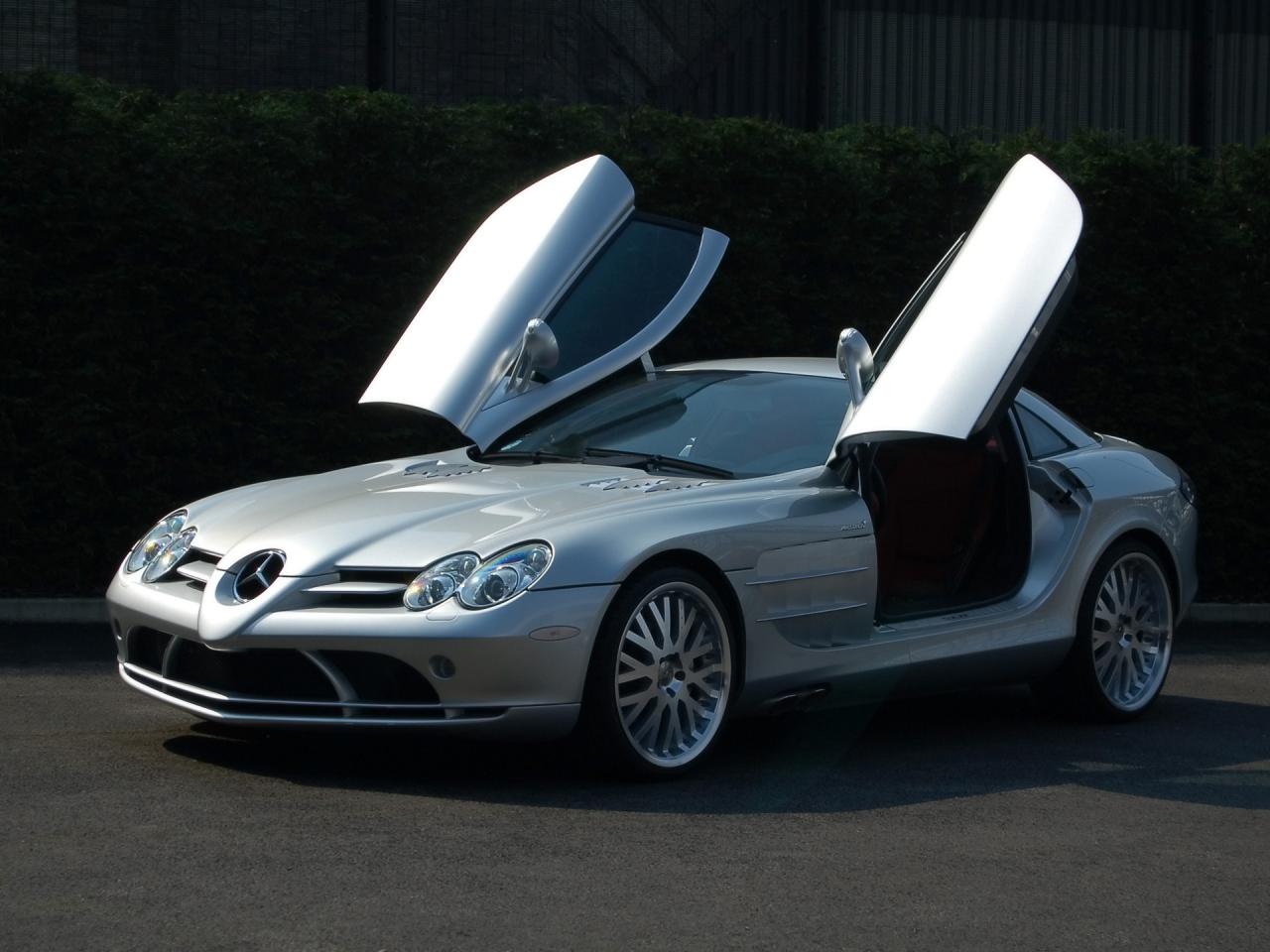 обои Project Kahn Mercedes-Benz SLR McLaren (C199) открыты двери фото