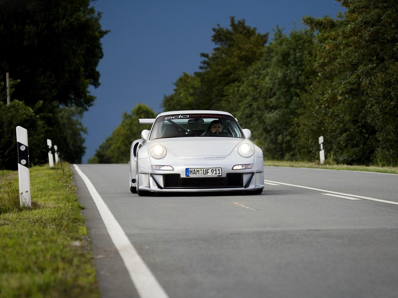 обои Edo Competition Porsche 911 GT2R (997) езда фото