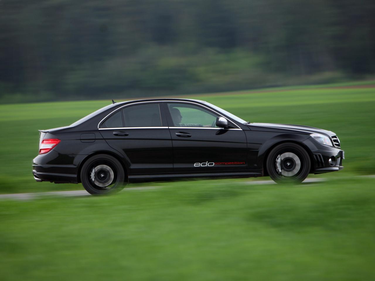 обои Edo Competition Mercedes-Benz C63 AMG (W204) езда фото