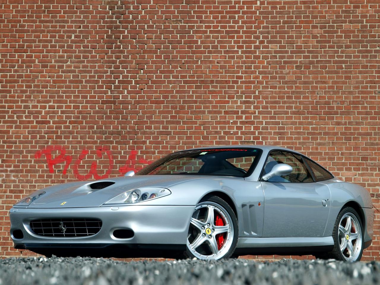 обои Edo Competition Ferrari 575 M Maranello у стены фото