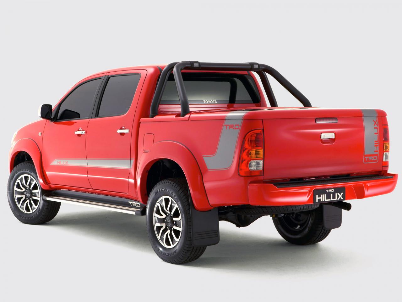 обои TRD Toyota Hilux сзади фото