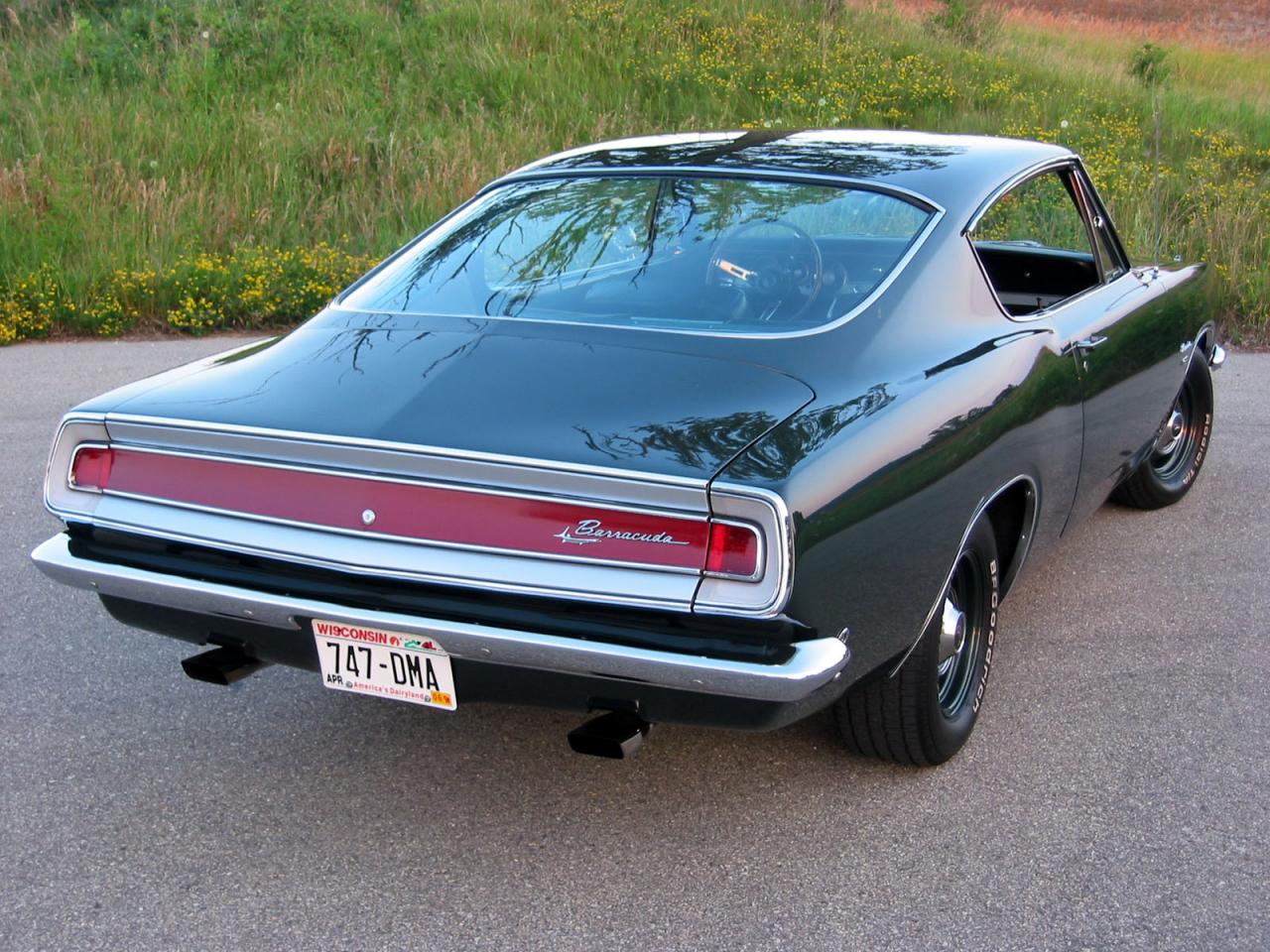 обои Plymouth Barracuda 1968 зад фото