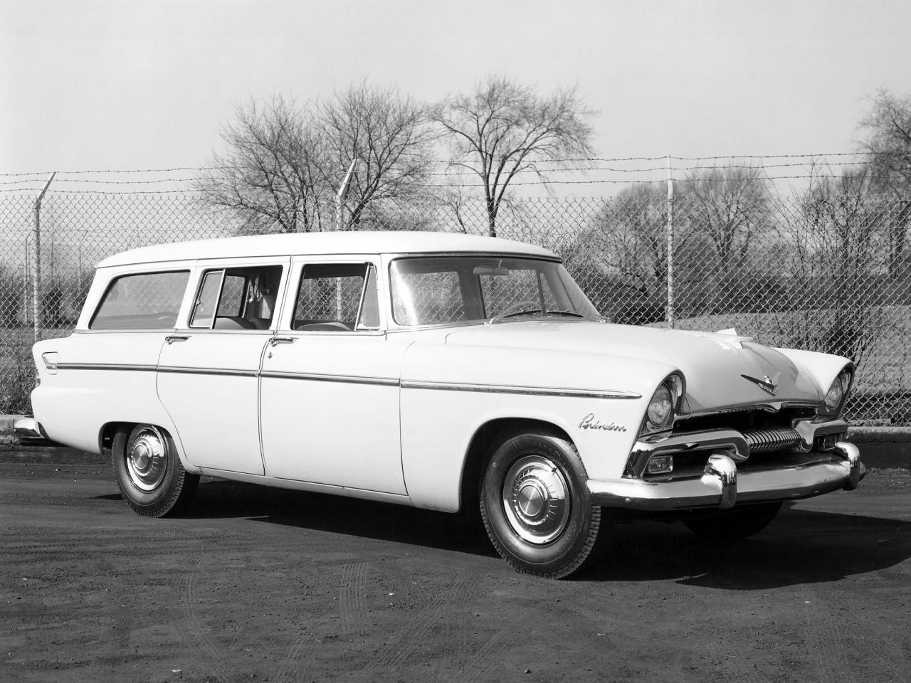 обои Plymouth Belvedere Suburban Wagon перед фото