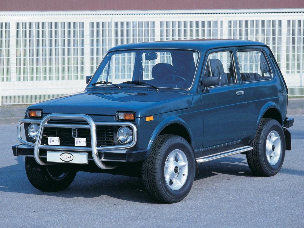 обои Cobra Lada Niva (21213)  перед фото