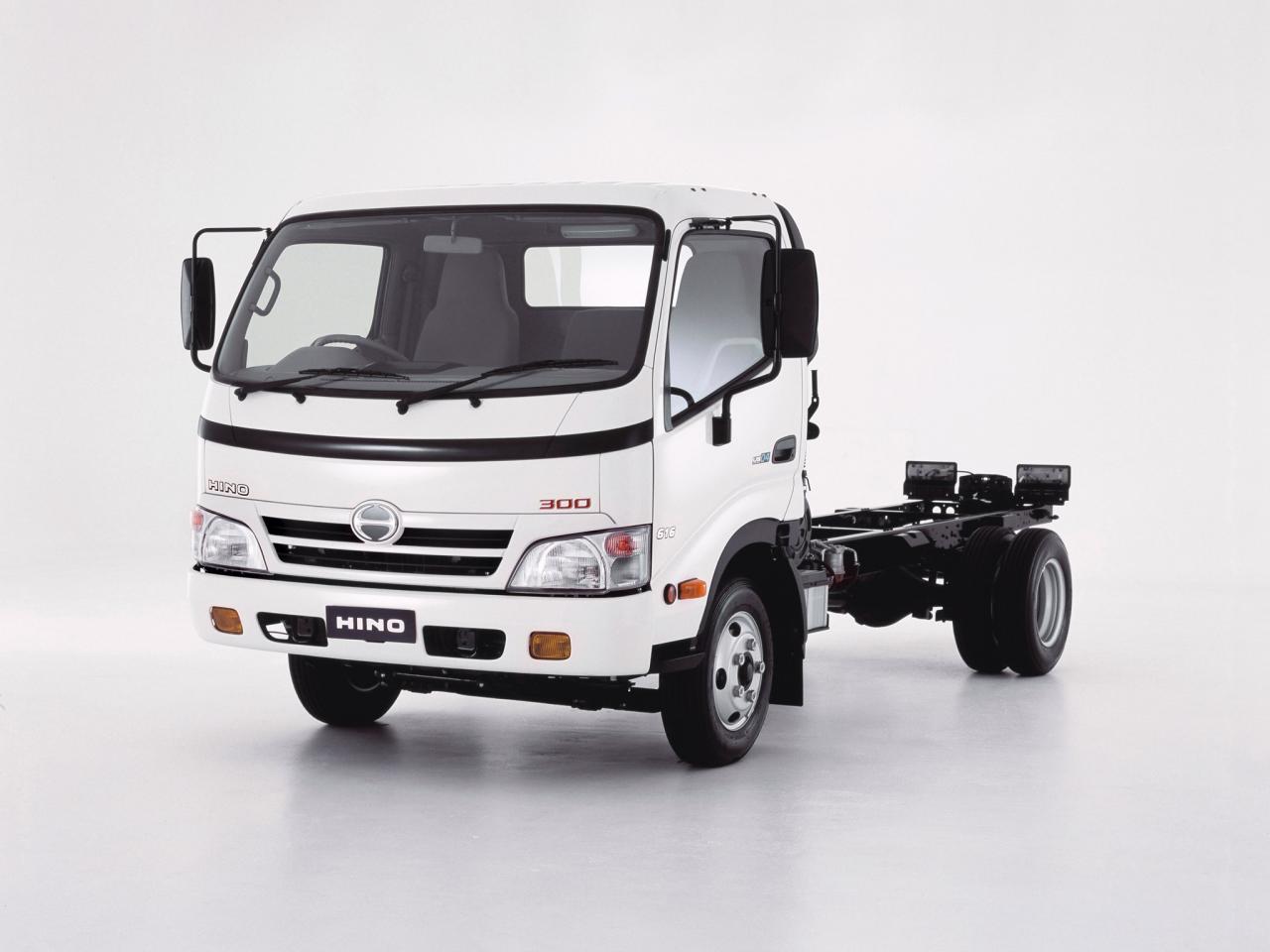 обои Hino 300-616 Chassis кабина фото