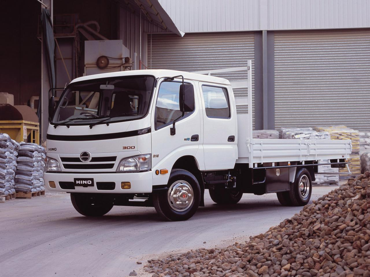 обои Hino 300-816 Crew Cab завод фото