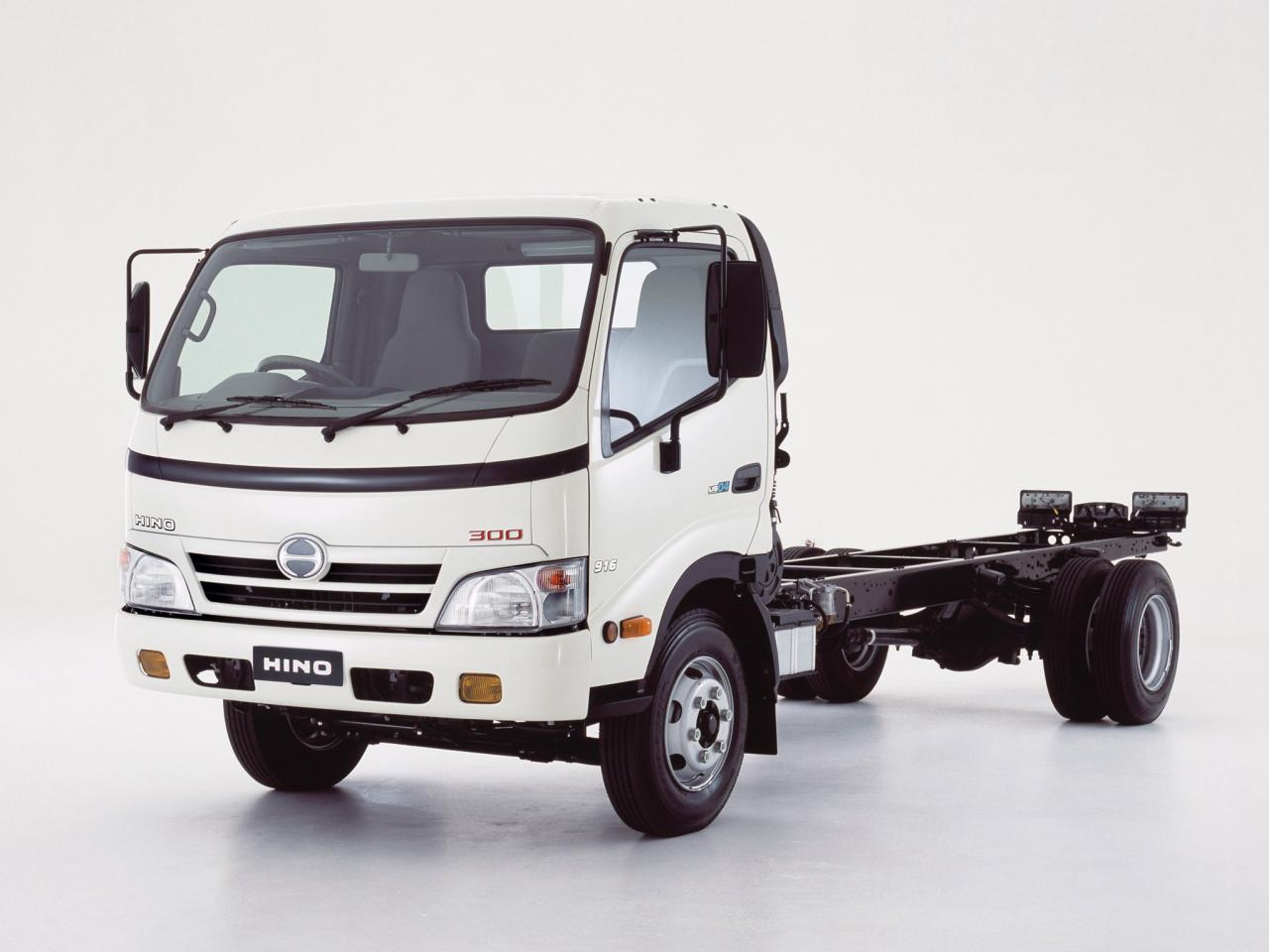 обои Hino 300-916 Chassis кабина фото