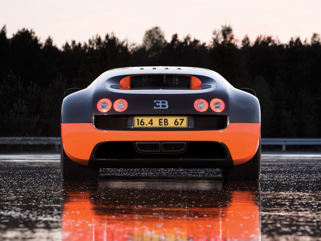 обои Bugatti Veyron 16.4 Super Sport 2010 зад фото