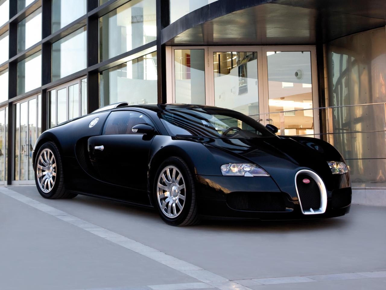 обои Bugatti Veyron 2005–11 стоянка фото