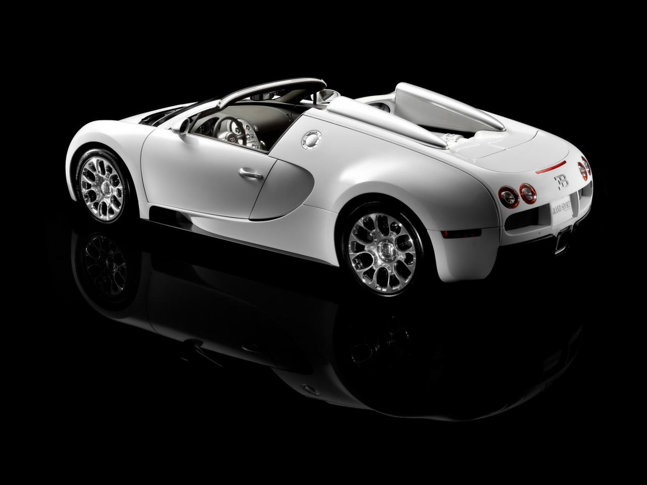 обои Bugatti Veyron Grand Sport Roadster темнота фото