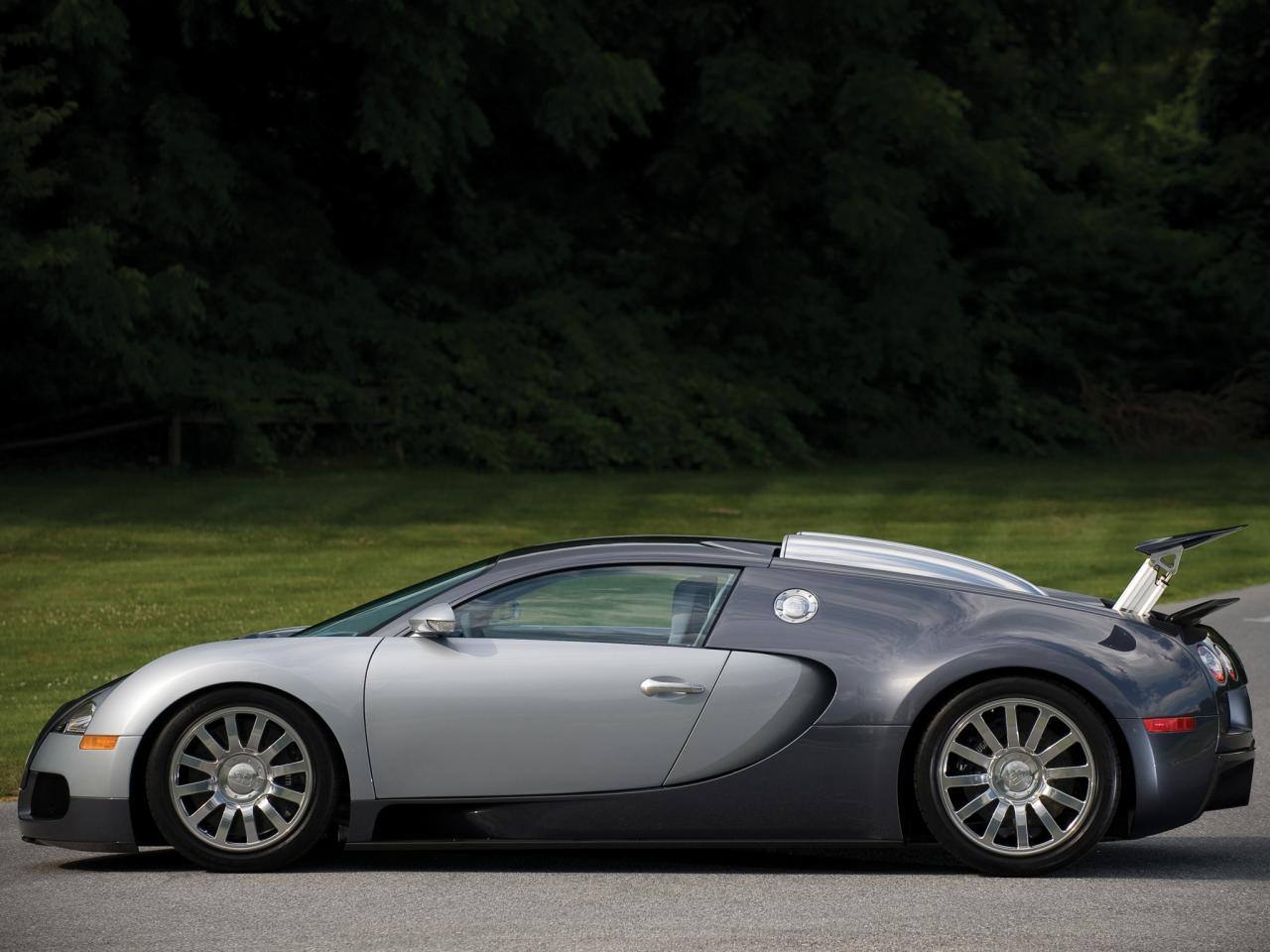 обои Bugatti Veyron US-spec 2005–11 стоянка фото