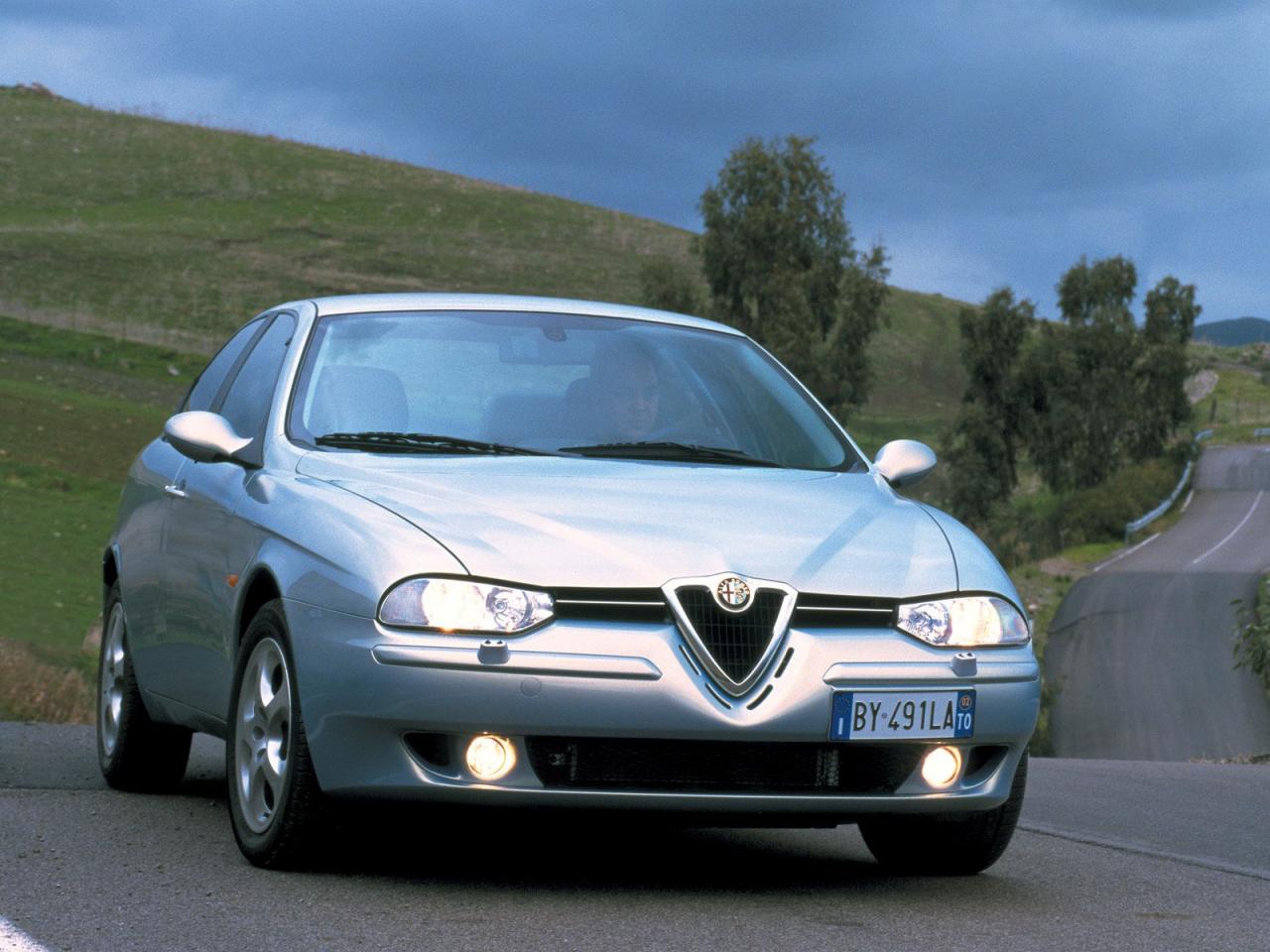 обои ALFA ROMEO 156 С ФАРАМИ фото