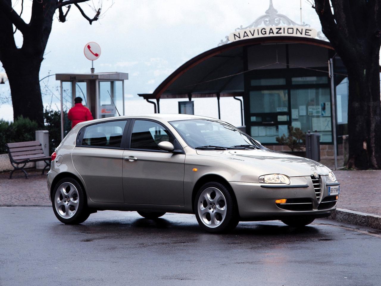 обои ALFA ROMEO 147 ПОСЛЕ ДОЖДЯ фото