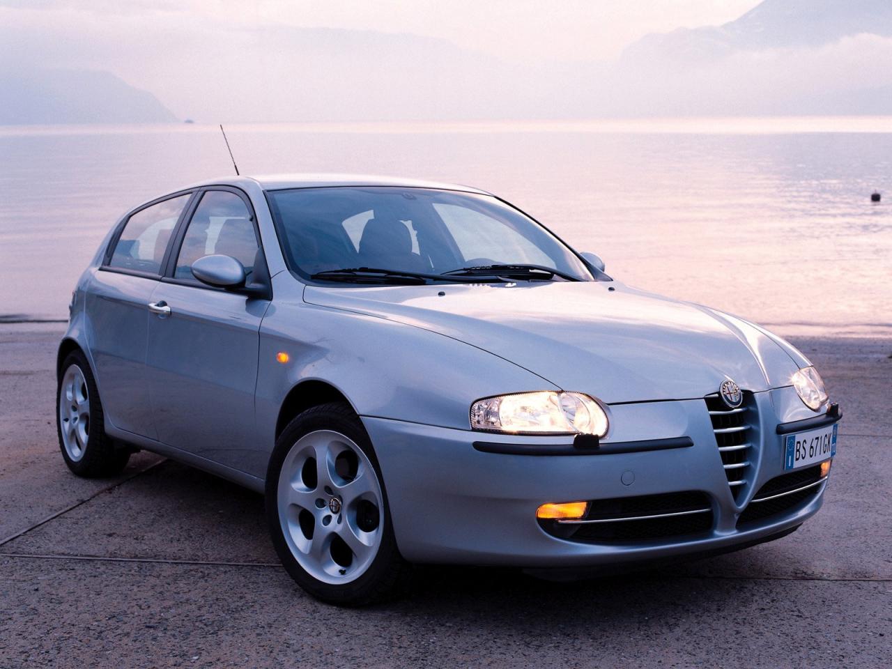 обои ALFA ROMEO 147 СИНЕВАТАЯ фото