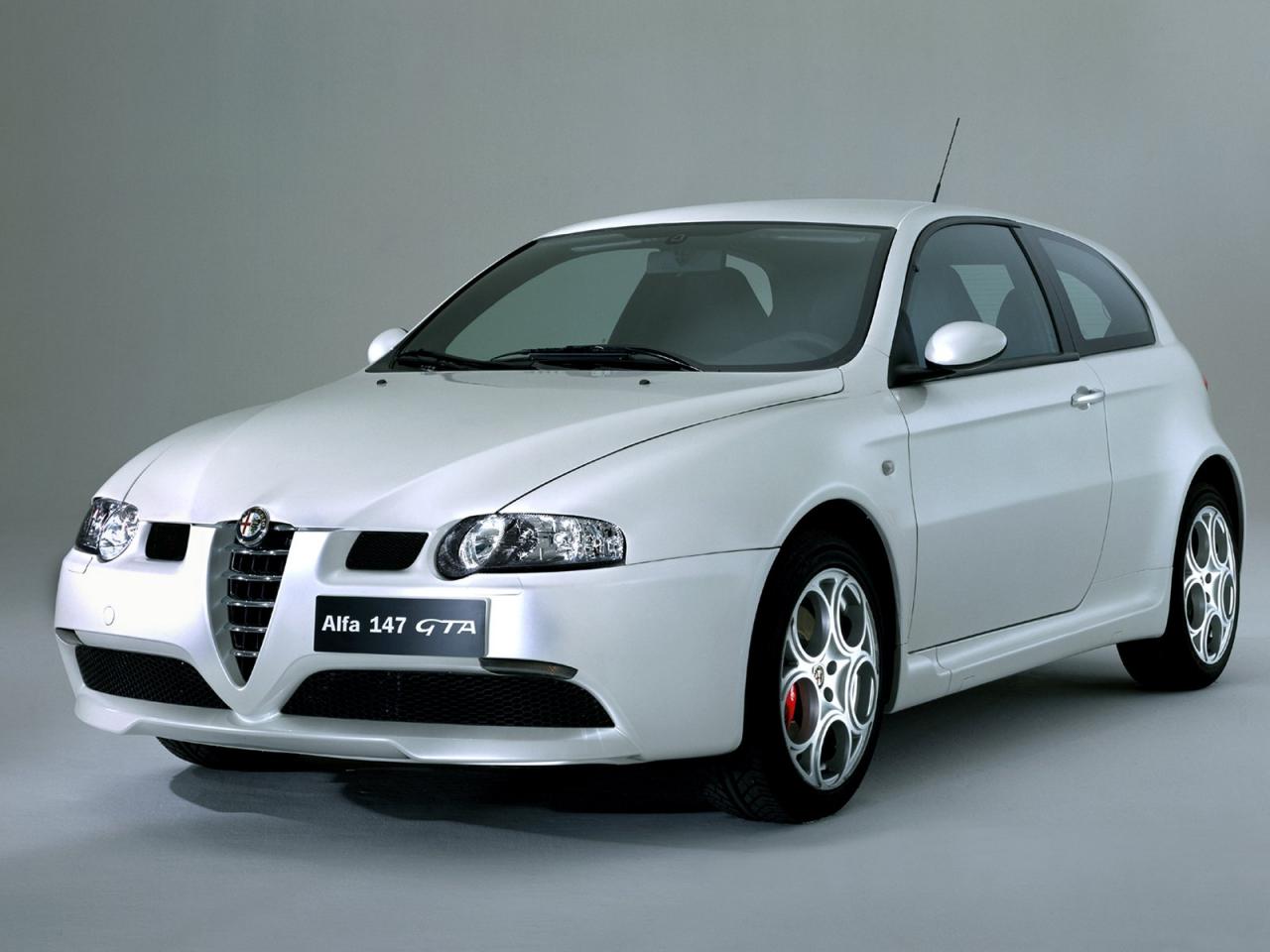 обои ALFA ROMEO 147 GTA БЕЛАЯ фото