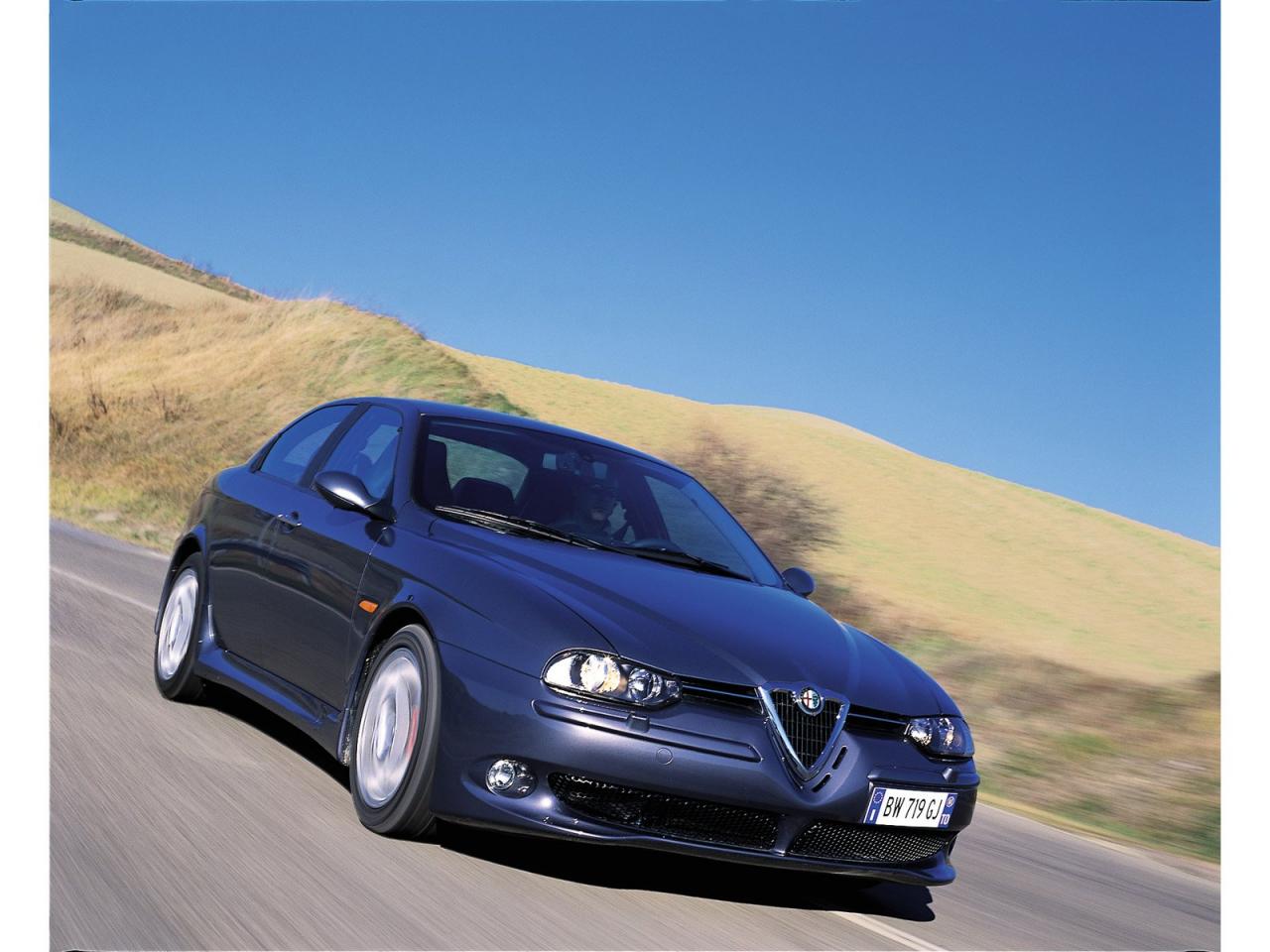 обои ALFA ROMEO 156 GT ВНИЗ фото