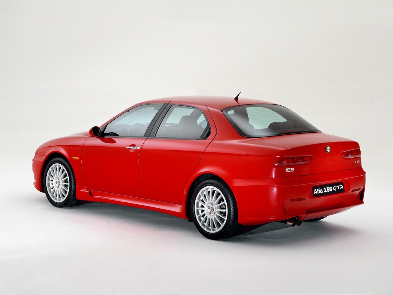 обои ALFA ROMEO 156 G КРАСНАЯ СЗАДИ фото